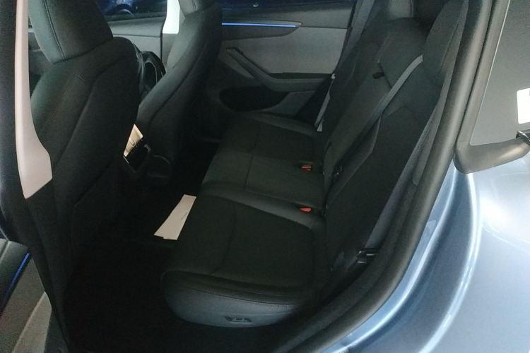 Used Tesla Model Y 2025 Rear-Wheel-Drive Version