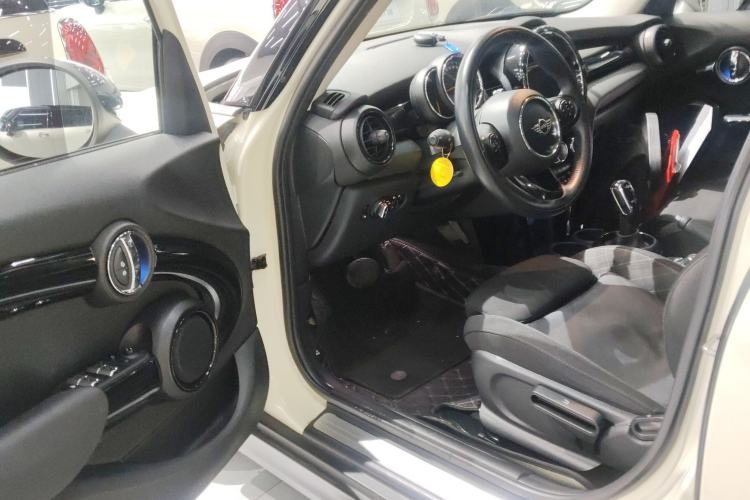 Used MINI 2018 1.5T COOPER Classic Edition Five-Door Version

