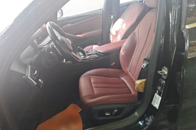 Used BMW 5 Series 2022 Second Facelift 530Li Leading Edition M Sport Package Left Front Seat