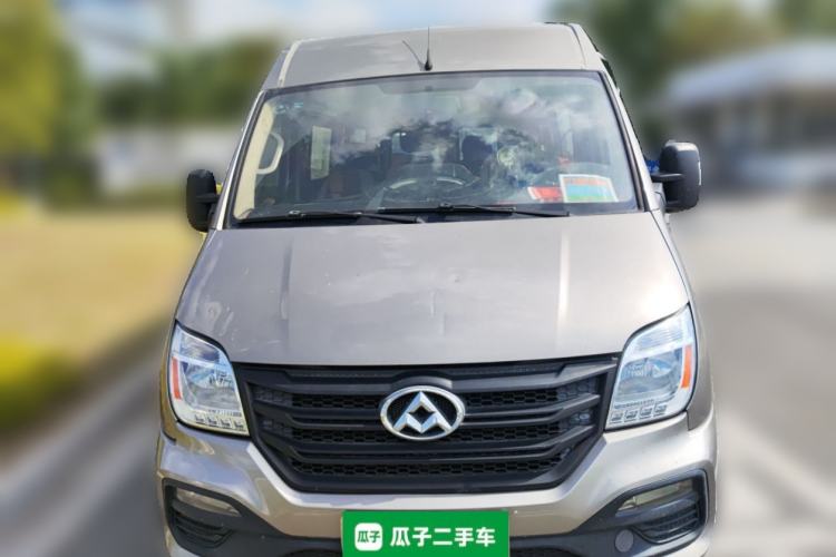 Used SAIC MAXUS Xintu V80 2018 2.5T 6-Speed Manual Aowentong Long-Wheelbase Mid-Roof 7/10-Seater