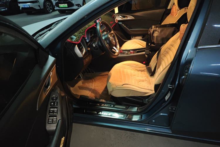 Used Mazda 3 Axela 2017 Sedan 1.5L Automatic Luxury Model Emission Standard China V Driver Seat