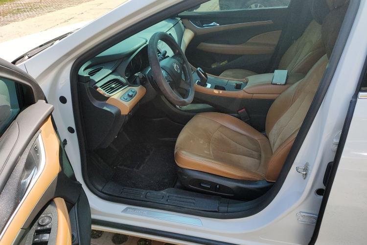 Used Buick LaCrosse 2018 28T Elite Edition Driver Seat