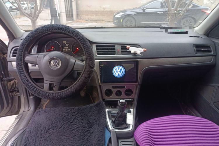 Used Volkswagen Lavida 2013 Revised Version 1.4 TSI Manual Comfort Edition Center Console