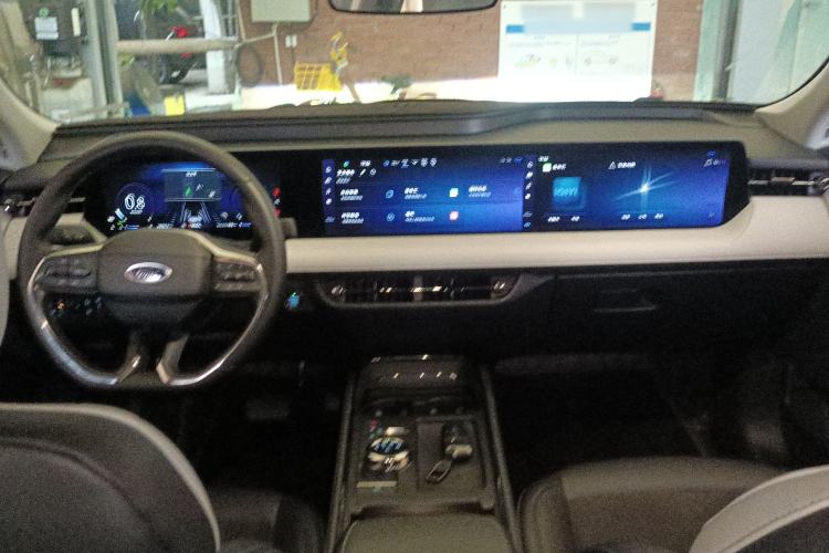 Used Ford EVOS 2022 EcoBoost 245 Style Edition Center Console