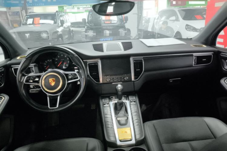 Used Porsche Macan 2017 Macan 2.0T Center Console