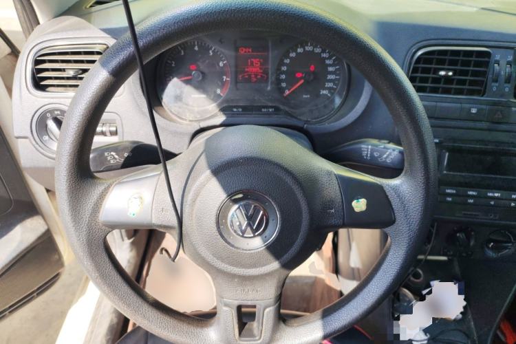 Used Volkswagen Polo 2013 1.4L Manual Fashion Edition Steering Wheel