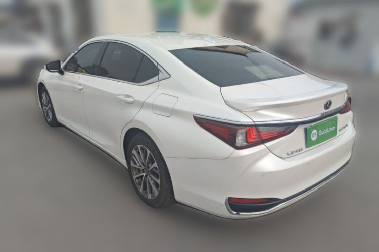 Used Lexus ES 2022 300h Excellence Edition
