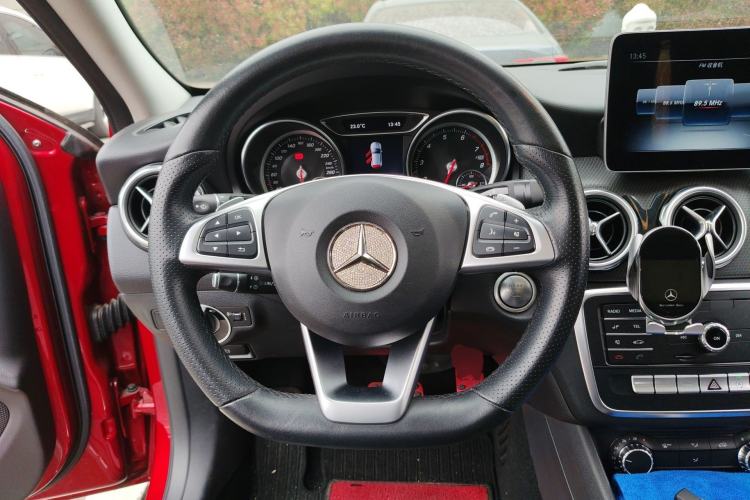 Used Mercedes-Benz GLA 2019 GLA 200 Dynamic Edition Steering Wheel