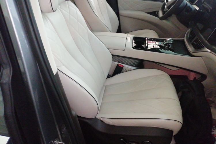 Used Denza D9 2024 DM-i 980 Four-Wheel Drive Prestige Model
