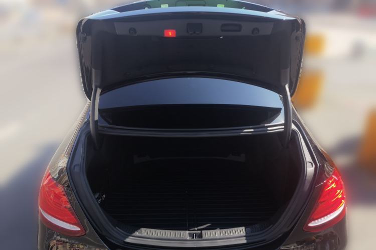 Used Mercedes-Benz E-Class 2018 E 200 L Sport 4MATIC Trunk