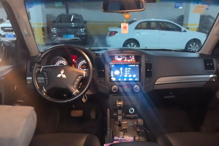 Used Mitsubishi Pajero 2011 3.0L Elite Edition
