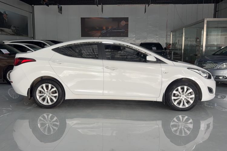Used Hyundai Elantra (5th Generation / Langdong) 2016 1.6L Automatic Smart Version Exterior 2