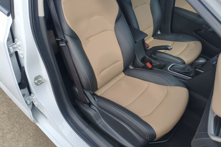 Used Chevrolet Monza 2022 320 Automatic Enjoyment Sunroof Version Right Front Seat