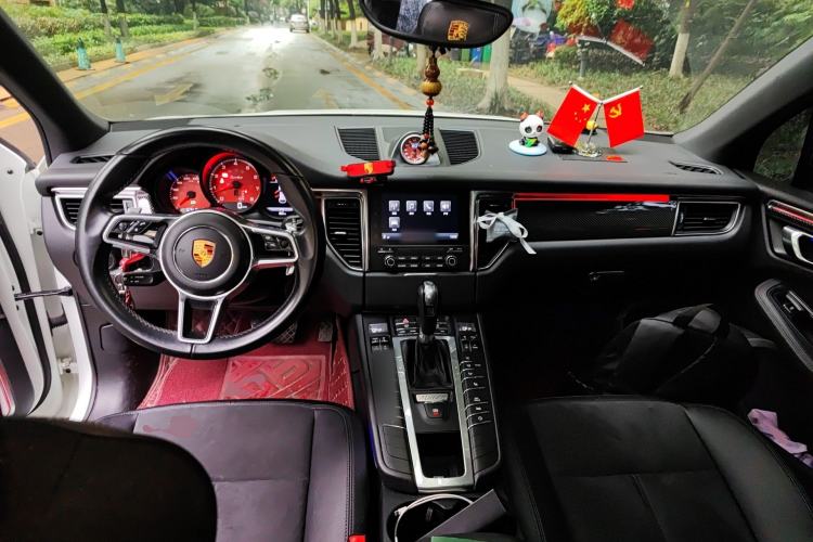 Used Porsche Macan 2017 Macan 2.0T Center Console