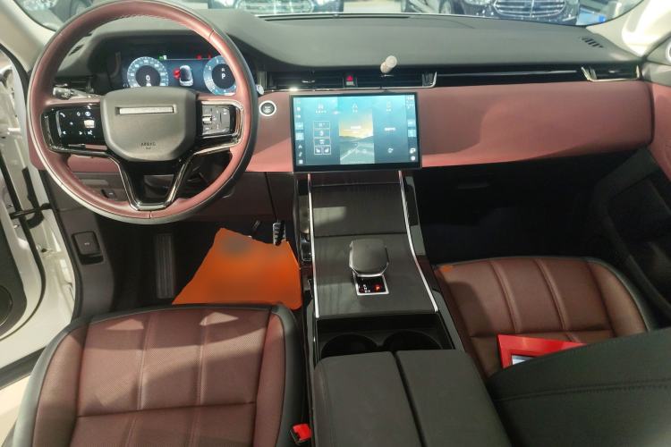 Used Land Rover Range Rover Evoque 2024 Aurora L 249 PS Prestige Light-Chasing Edition
