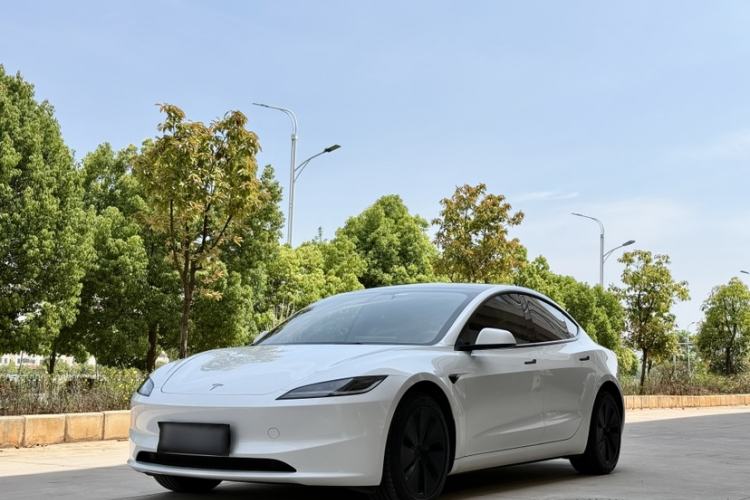 Used Tesla Model 3 2025 Rear-Wheel-Drive Version Front Left 45 Deg