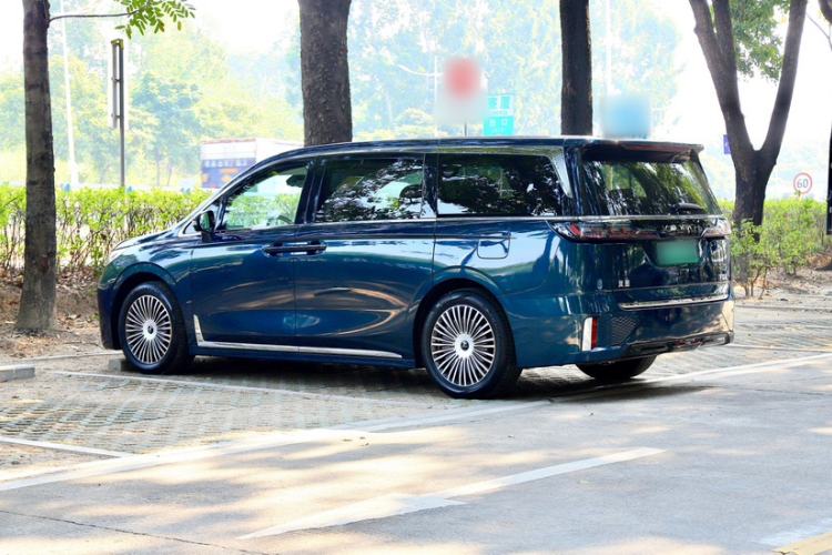 Used VOYAH Dream 2025 PHEV Four-Wheel-Drive Flagship Kunpeng Edition Exterior 2