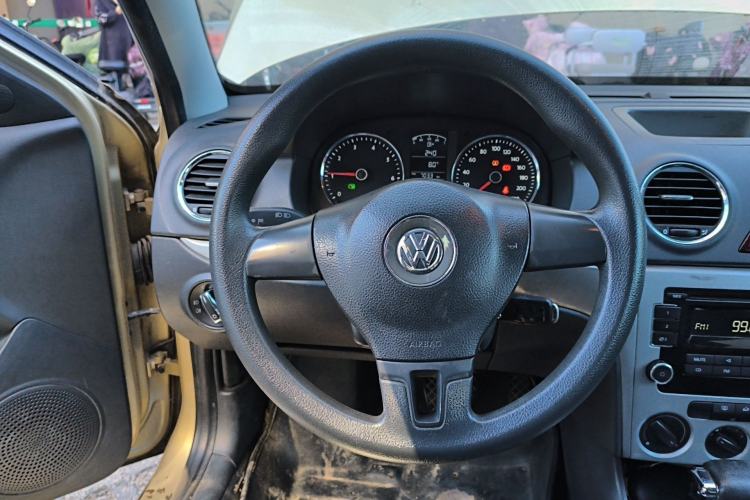 Used Volkswagen Lavida 2011 1.6L Automatic Premium Edition Steering Wheel