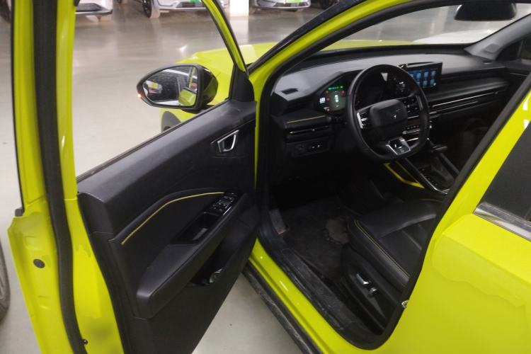 Used Wuling Alvez 2022 1.5T CVT Trendy & Cool Edition