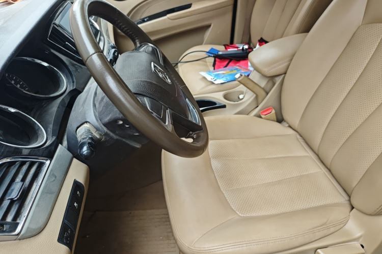 Used Baojun 730 2016 1.5L Manual Comfort Version 7 Seats China V Emission Standard Left Front Seat