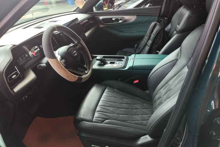 Used GAC Trumpchi GS8 2024 Linghang Series 2.0 TGDI Two-Wheel Drive Luxury Smart Connectivity Version
