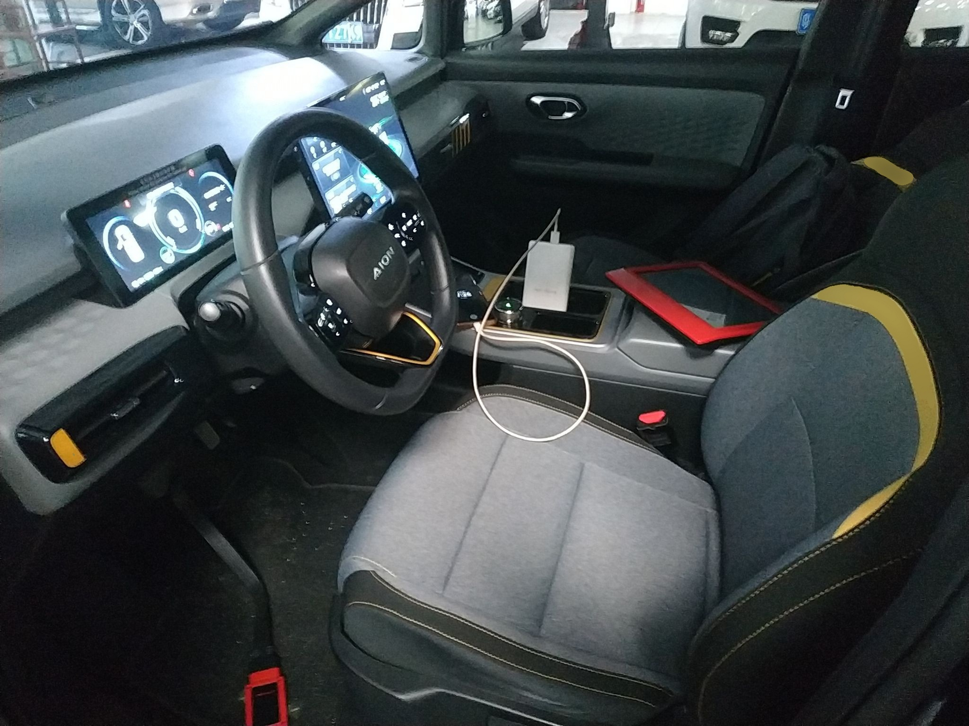 المقاعد الأمامية داخل السيارة