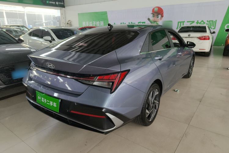 Used Hyundai Elantra 2023 1.5L CVT LUX Prestige Edition Rear Right 45 Deg