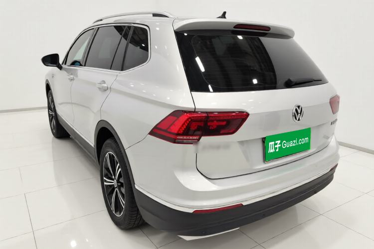 Used Volkswagen Tiguan L 2018 380TSI Automatic All-Wheel Drive Luxury Edition Exterior 3