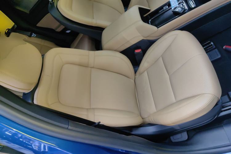 Used Lincoln Corsair 2022 2.0T Two-Wheel Drive Luxury Edition Right Front Seat