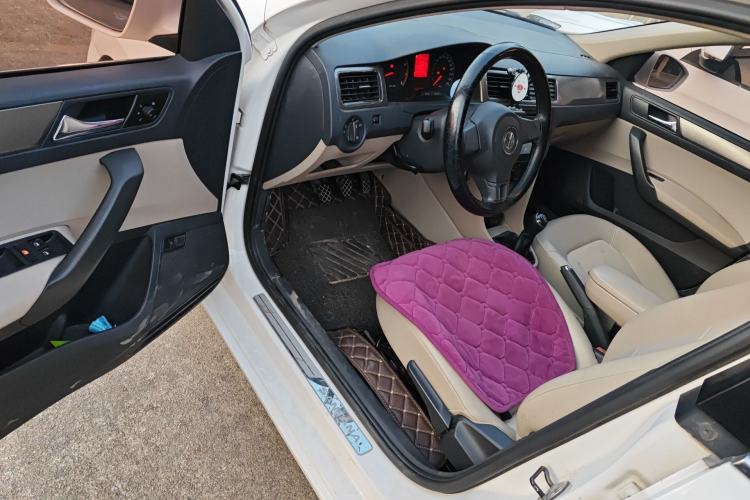 Used Volkswagen Santana 2013 1.4L Manual Comfort Edition