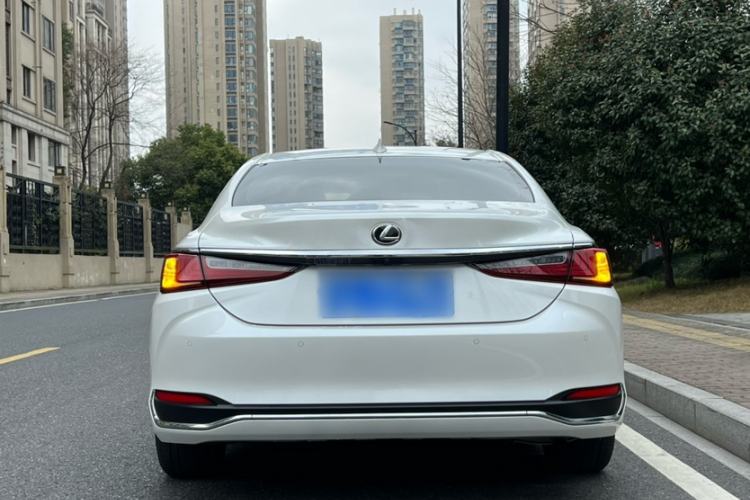 Used Lexus ES 2024 200 Premium Edition
