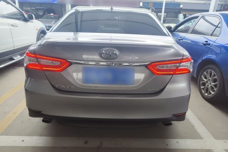 Used Toyota Camry 2021 2.0G Luxury Edition
