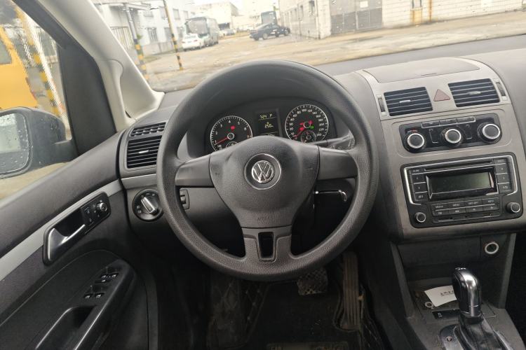 Used Volkswagen Touran 2013 1.4T DSG Comfort Edition 5-Seater Steering Wheel