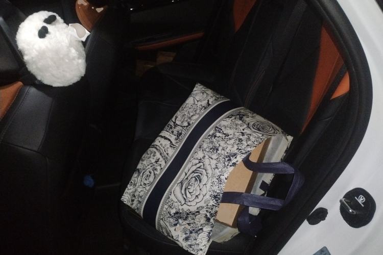 Used CHANGAN UNI-V iDD 2023 ZhiDian iDD 1.5T 113km ZhiKu Model