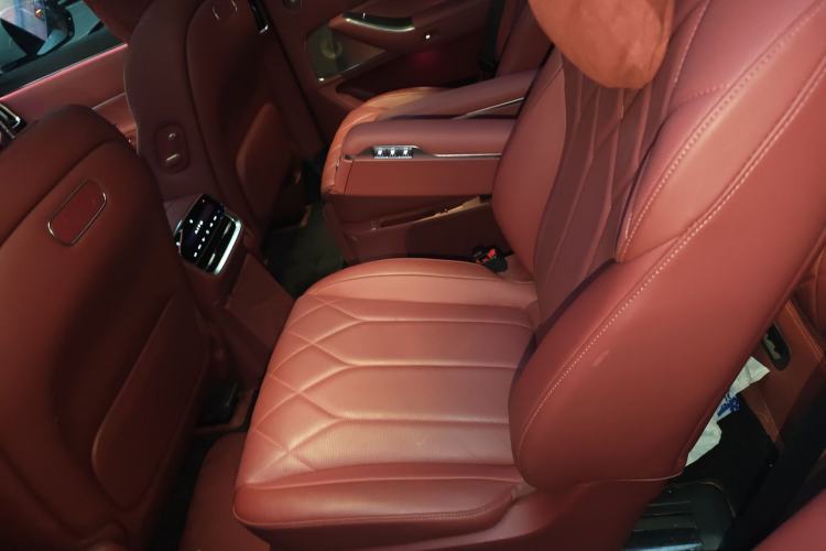 Used Hima AITO M8 2025 Extended-Range Max+ Version 53.4 kWh 6-Seater Edition Left Rear Seat