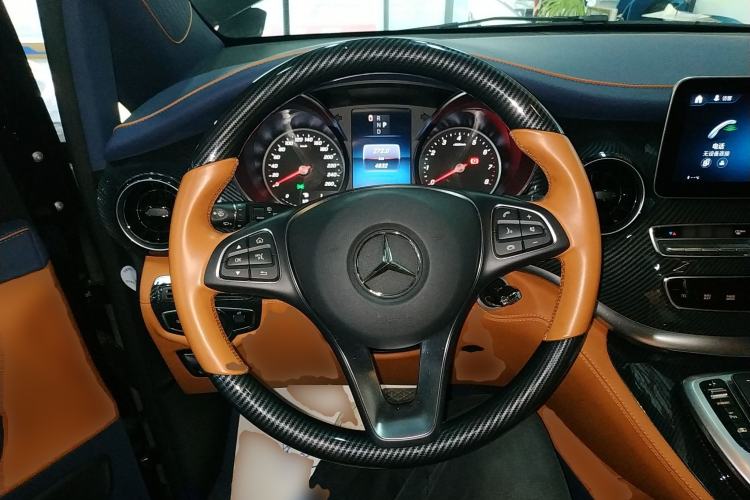 Used Mercedes-Benz V-Class 2022 V 260 Avantgarde Edition