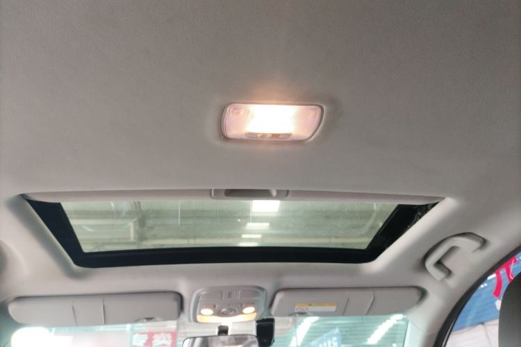 Used Haval M6 2018 Revised Version 1.5T DCT Two-Wheel Drive Elite Edition Headliner