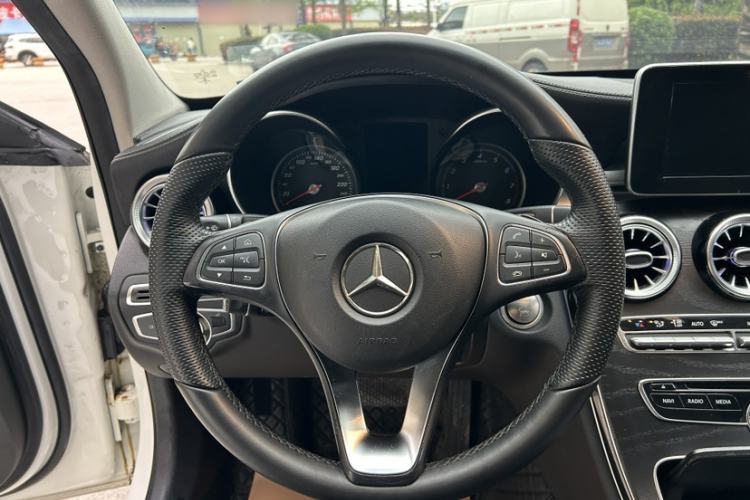 Used Mercedes-Benz C-Class 2015 Restyled C 180 L Sport Edition Interior 4