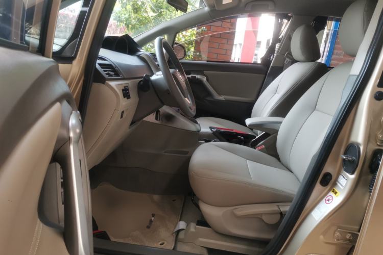 Used Toyota Verso 2014 Starlight 180E CVT Elite Edition