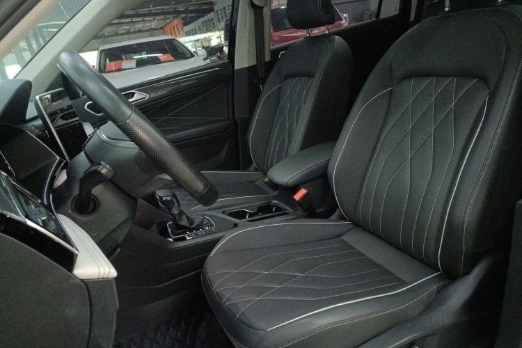 Used Volkswagen Tiguan L 2022 330TSI Automatic Two-Wheel Drive R-Line Enhanced Edition Left Front Seat