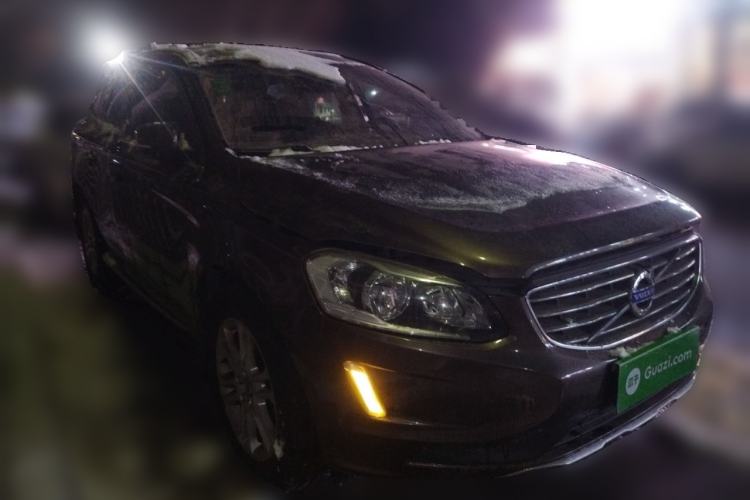 Used Volvo XC60 2015 T5 Smart Edition Front Right 45 Deg