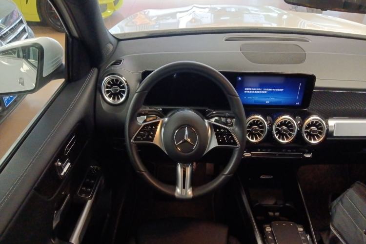 Used Mercedes-Benz GLB 2024 GLB 220 Fashion Model
