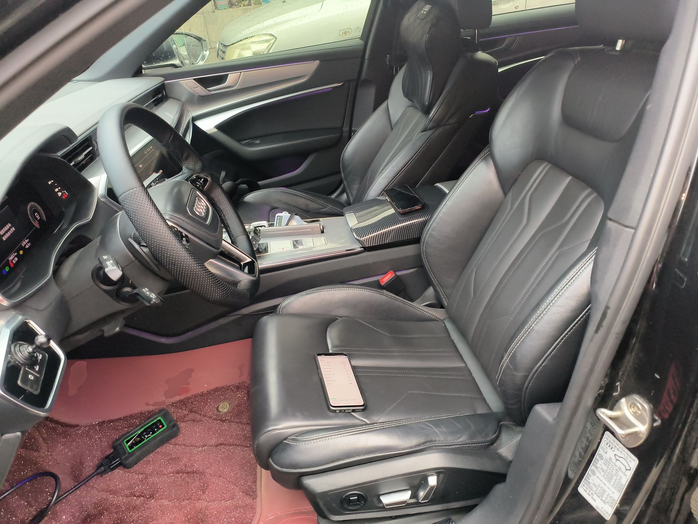 Переднее сиденье в автомобиле