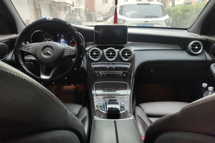 Used Mercedes-Benz GLC 2017 GLC 260 4MATIC Luxury Model
