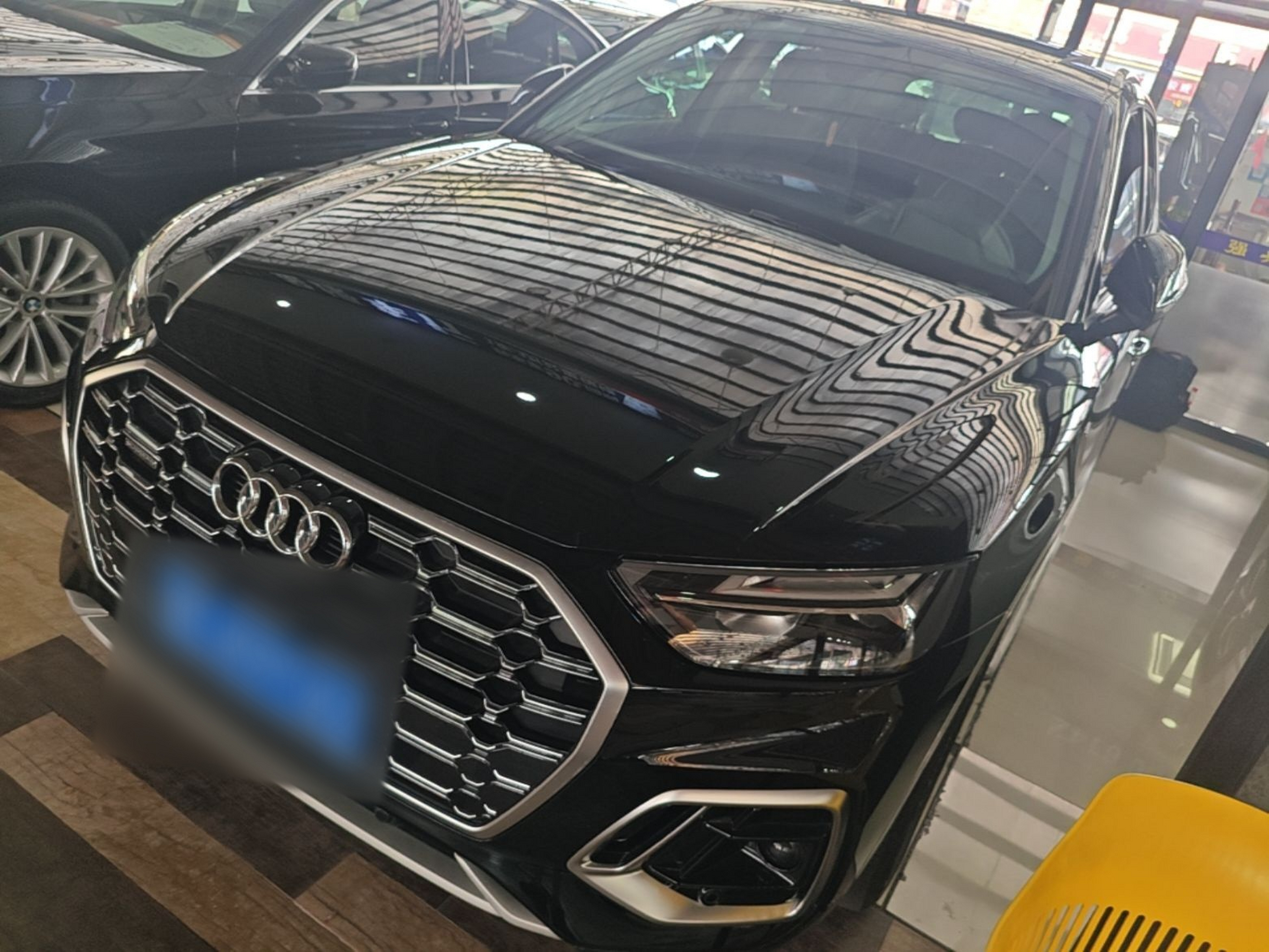 Под передней частью автомобиля