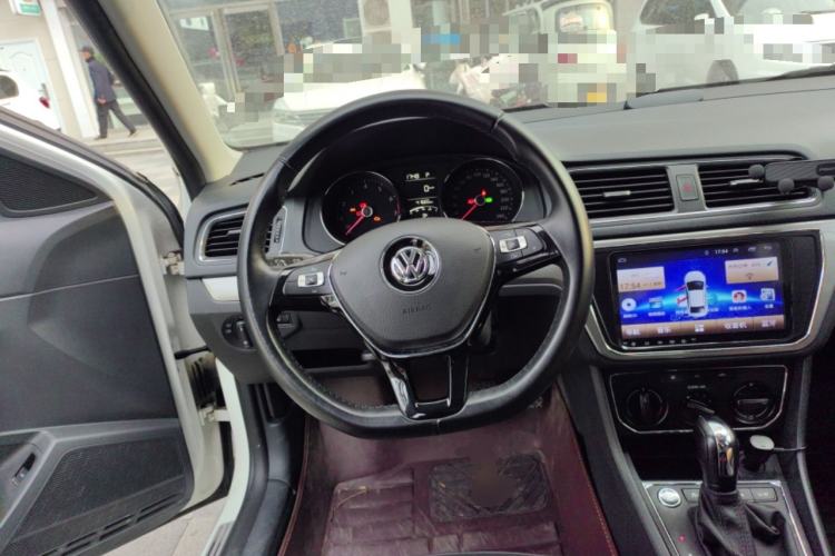 Used Volkswagen Lavida 2017 1.6L Automatic Comfort Edition Steering Wheel