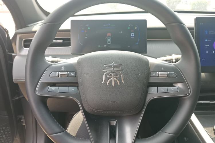 Used BYD Qin PLUS 2025 DM-i Smart Drive 55KM Leading Model Steering Wheel