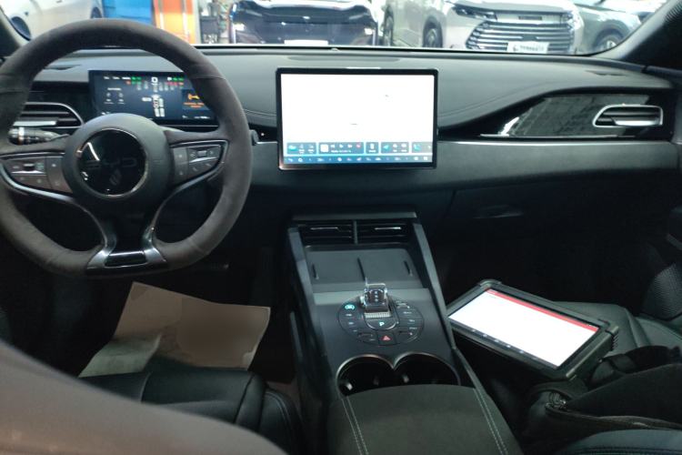 Used BYD Seal 06 New Energy 2025 DM-i Smart Drive 80KM Luxury Model Center Console