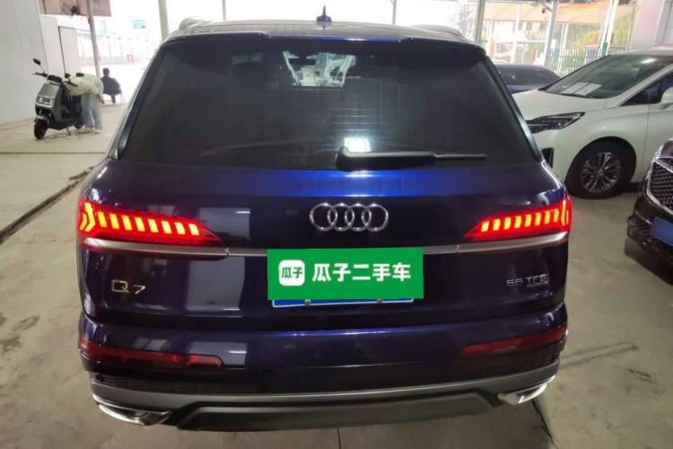Used Audi Q7 2021 55 TFSI quattro S line Sport model
