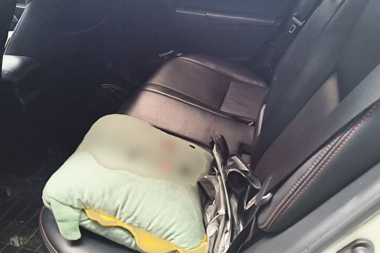 Used Toyota Levin 2017 Revised 185T CVT Elite Edition China V Standard Left Rear Seat